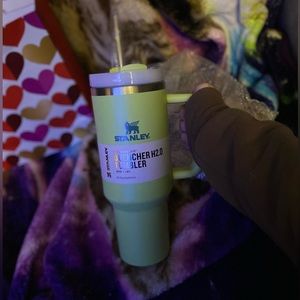 Stanley - The Flowstate Quencher H2.0 Tumbler - 40oz - GREEN💚